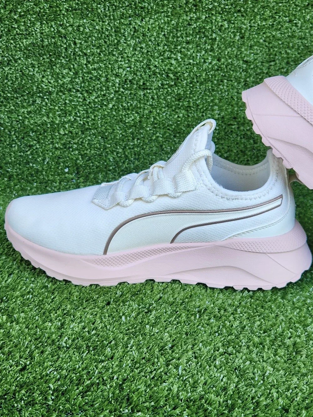 Puma Pacer Future Rose/Cream Size 4 Big Girls Youth SoftFoam Comfort Sneakers